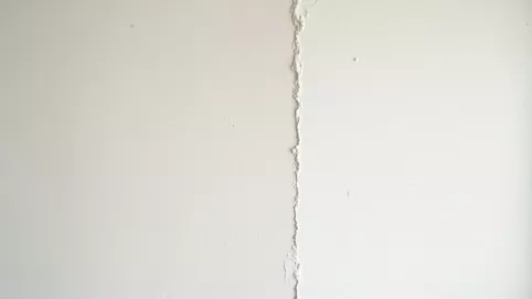 Czym gruntować tynki gipsowe przed malowaniem