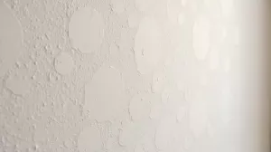 Gąbkowanie tynku po jakim czasie