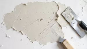 Jak naprawić odpadający tynk wewnętrzny