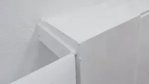 Jaki grunt pod płytki na tynk gipsowy