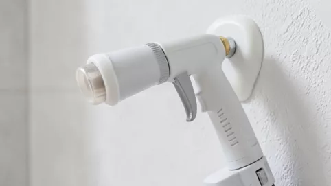 jaki pistolet do tynku silikonowego