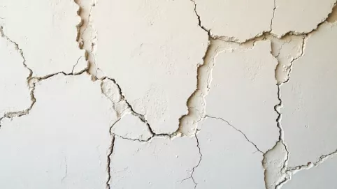 Tynk pęka po wyschnięciu