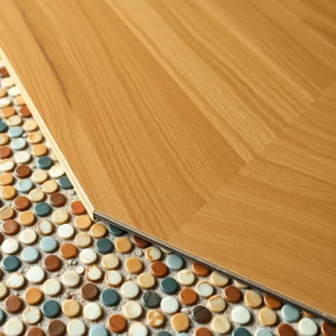 Czy można kłaść panele na mozaikę