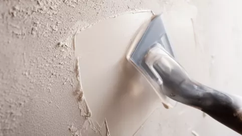 Czym zacierać tynk silikonowy