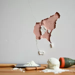 Jak poprawić tynki gipsowe