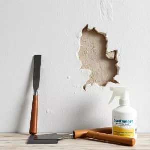 Jak usunąć tynk żywiczny ze ściany