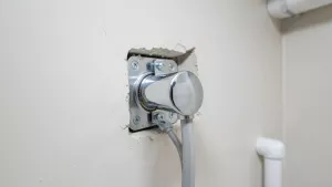 jak zamontować baterię prysznicową podtynkową