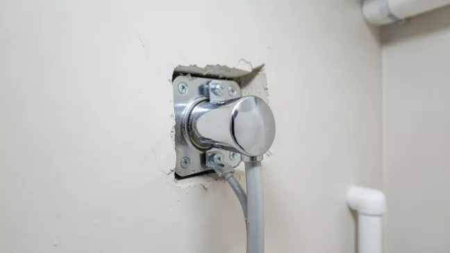 jak zamontować baterię prysznicową podtynkową
