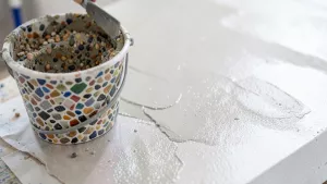 jak zrobić tynk mozaikowy