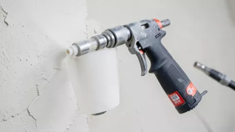 pistolet do tynków zewnętrznych