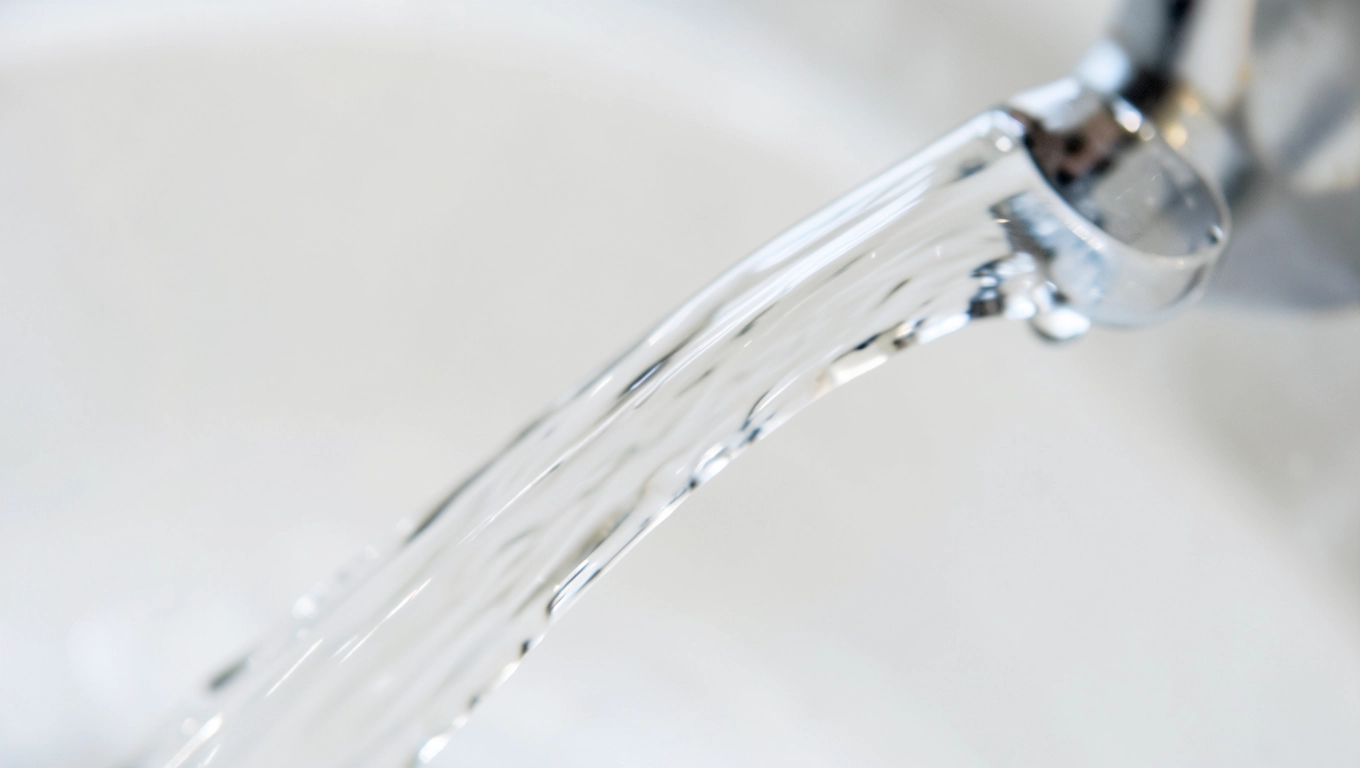 Strumień wody i kontrola rozchlapywania